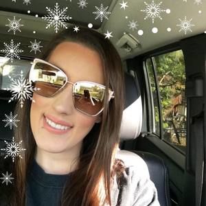 Meet your Posher, Whitney